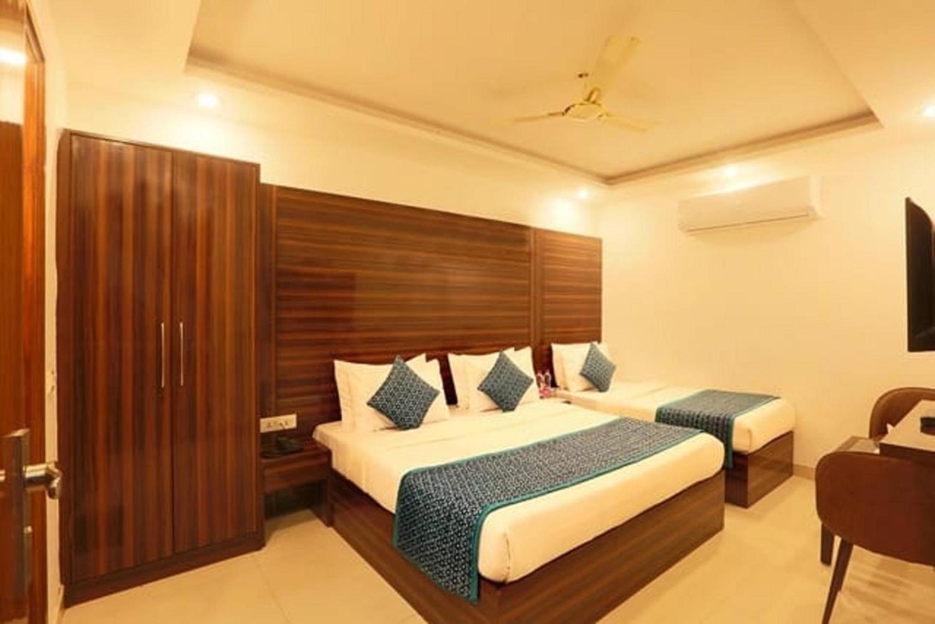 Airport Hotel Chanakya Delhi Нью-Делі Екстер'єр фото