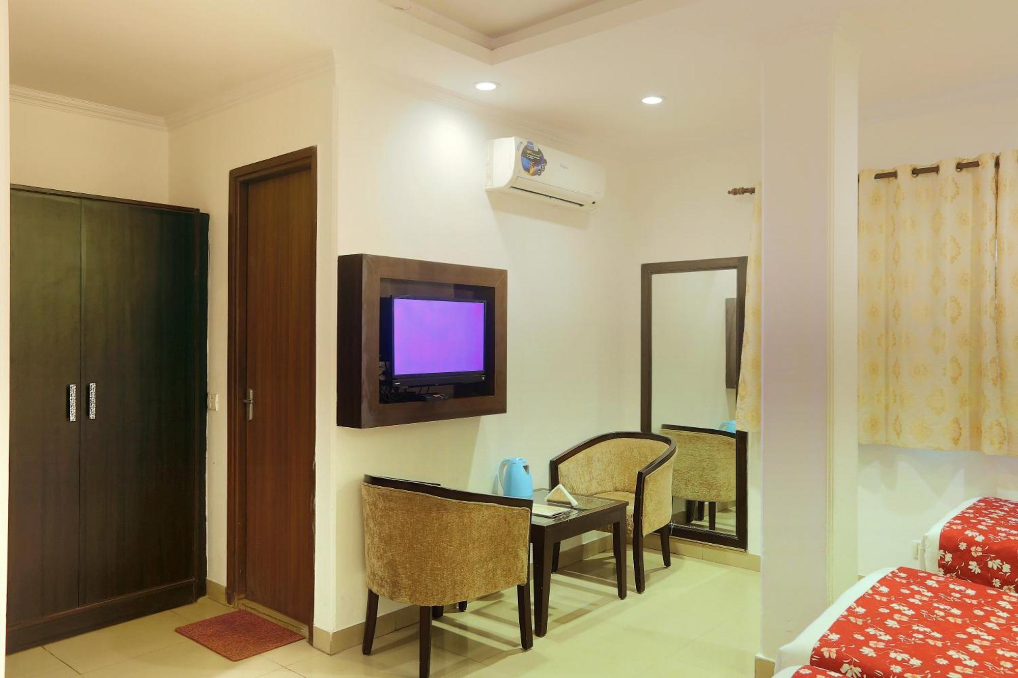 Airport Hotel Chanakya Delhi Нью-Делі Екстер'єр фото