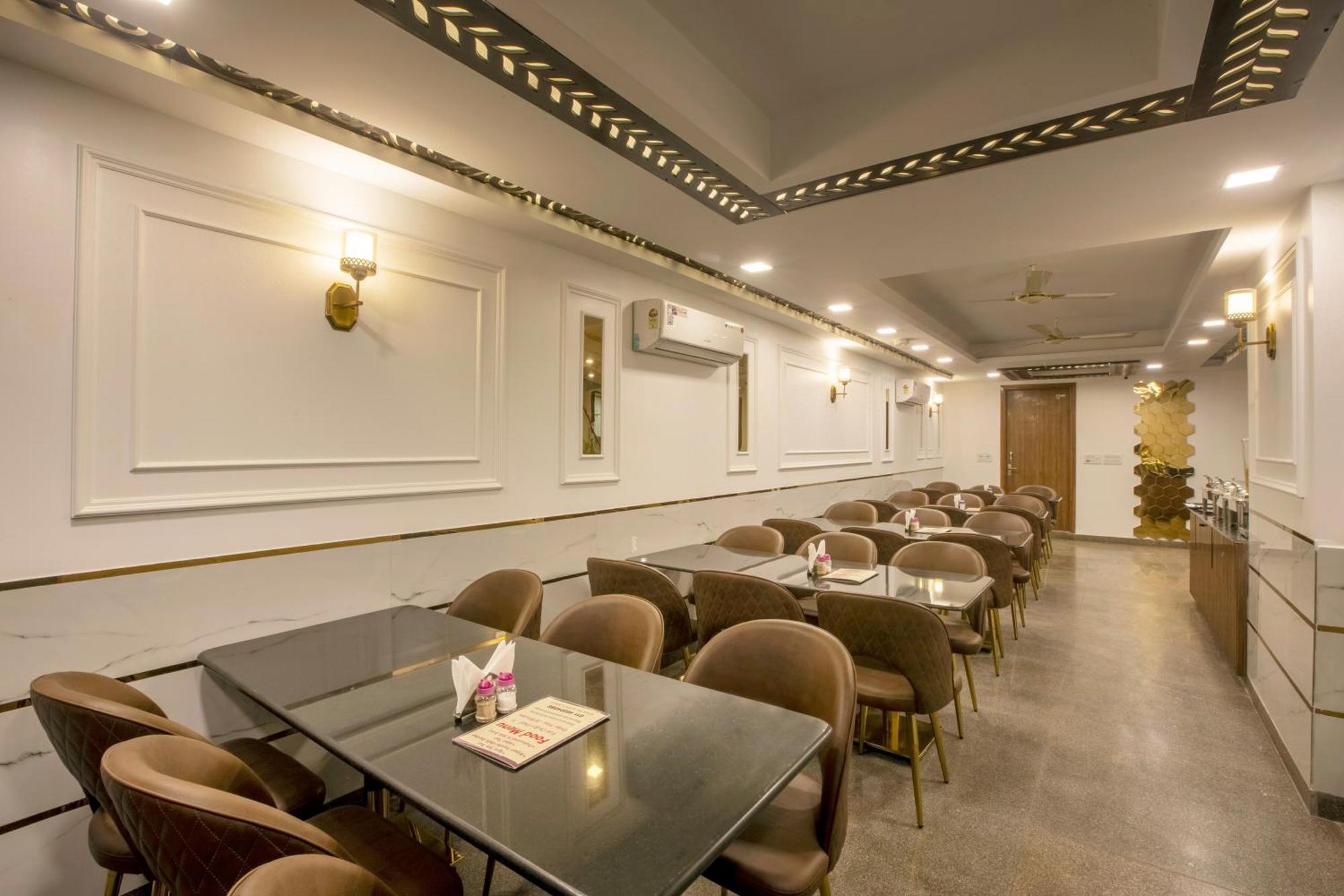 Airport Hotel Chanakya Delhi Нью-Делі Екстер'єр фото