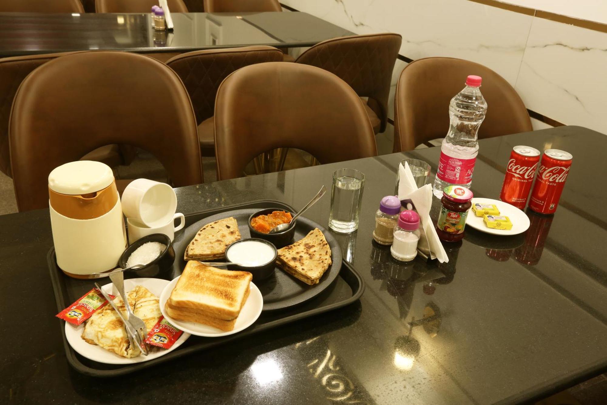 Airport Hotel Chanakya Delhi Нью-Делі Екстер'єр фото
