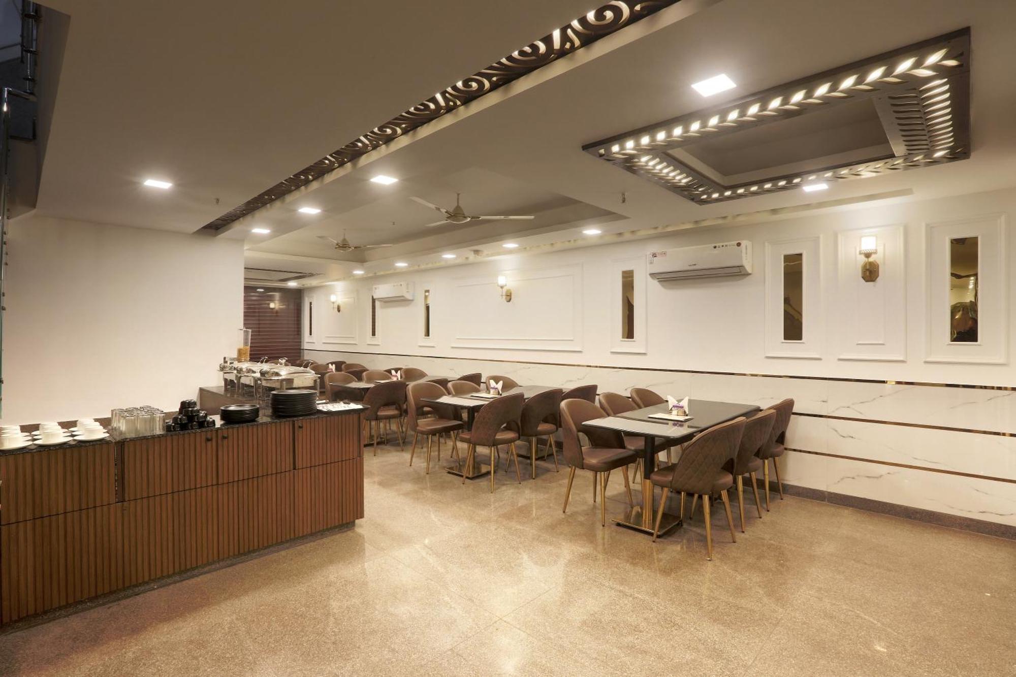 Airport Hotel Chanakya Delhi Нью-Делі Екстер'єр фото